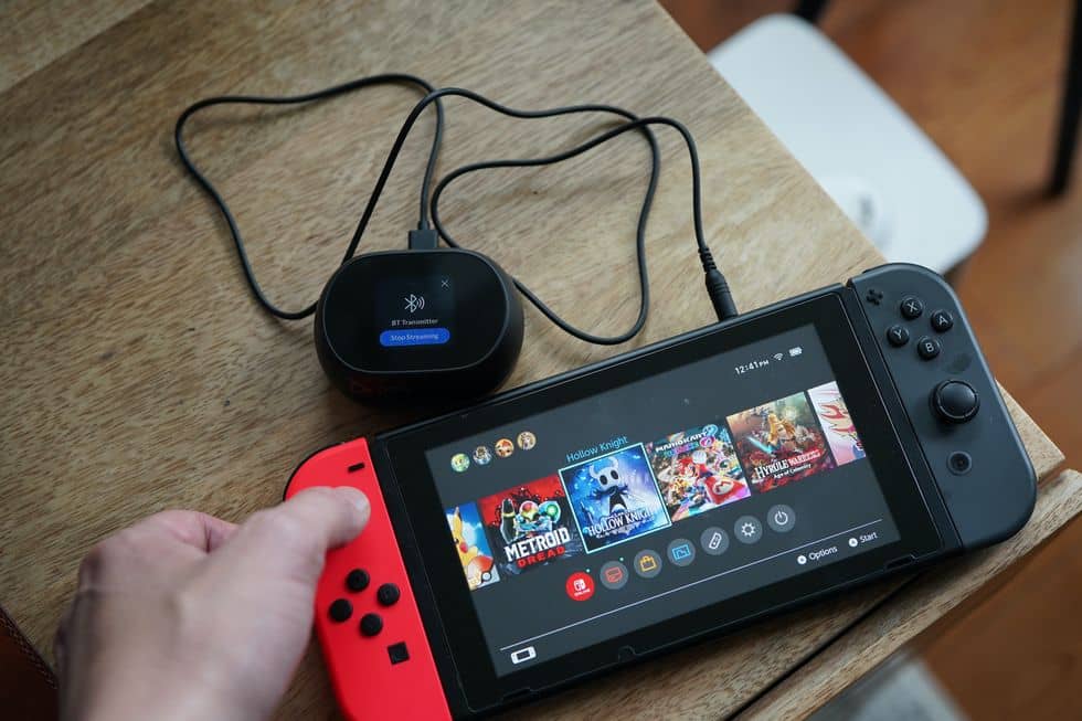 poly voyager free 60 uc switch 1 Voyager Free 60+ UC