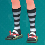 1695483380 575 Tous les nouveaux articles de mode dans Pokemon Ecarlate amp Une capture d’écran de chaussettes hautes rayées blanches de Pokémon Écarlate et Violet: The Saral Mask.
