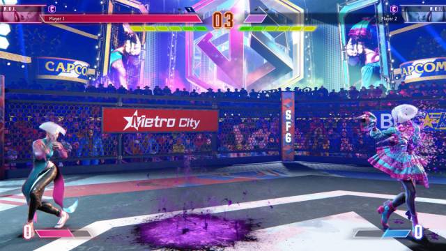 Tous les combos AKI repertories dans Street Fighter 6 SF6 Capture d’écran de Street Fighter 6 d’un match miroir d’A.K.I. L’un d’eux est empoisonné, et il y a une flaque de poison sur le sol entre eux.
