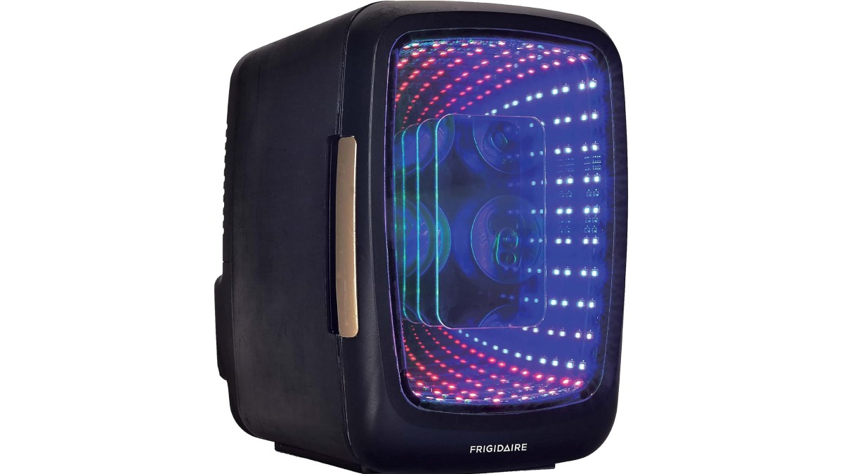 1719913200 78 9 meilleurs cadeaux gamer du 4 juillet en 2024 Frigidaire Gaming Réfrigérateur à boissons