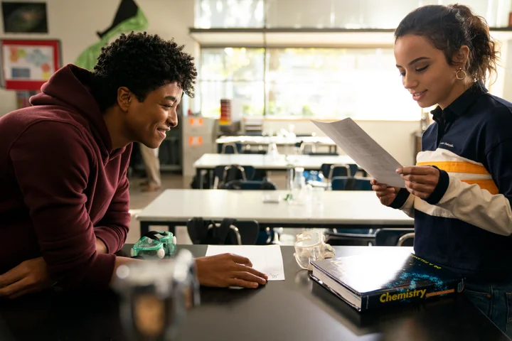 1730578292 478 Tout ce qui sest passe dans la saison 1 de.webp Bibelot Saison 1