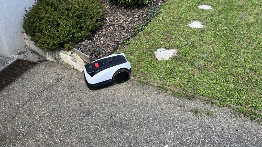 Ecovacs GOAT O800 RTK 49 Ecovacs GOAT O800 RTK 49