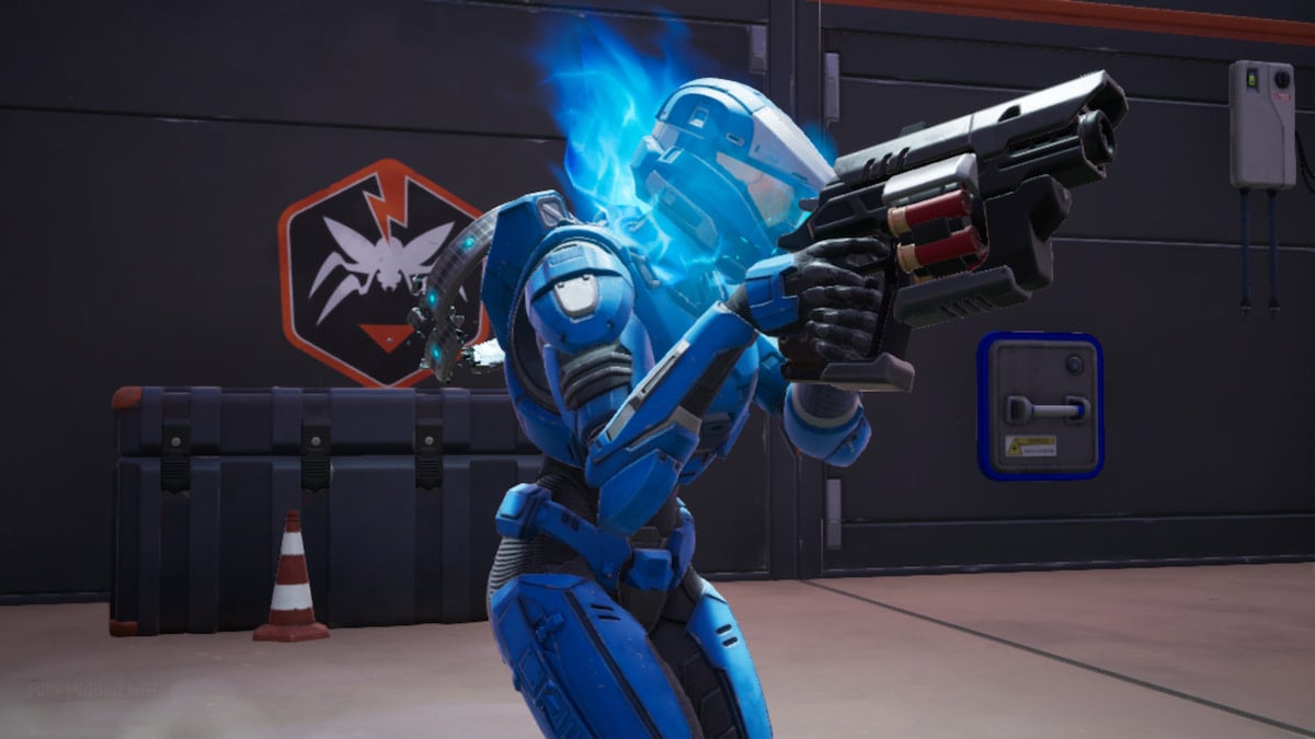 1759240973 449 Comment collecter des armes dans les bases ou les bunkers Un spartiate bleu tenant une arme à feu dans un bunker oxr dans fortnite