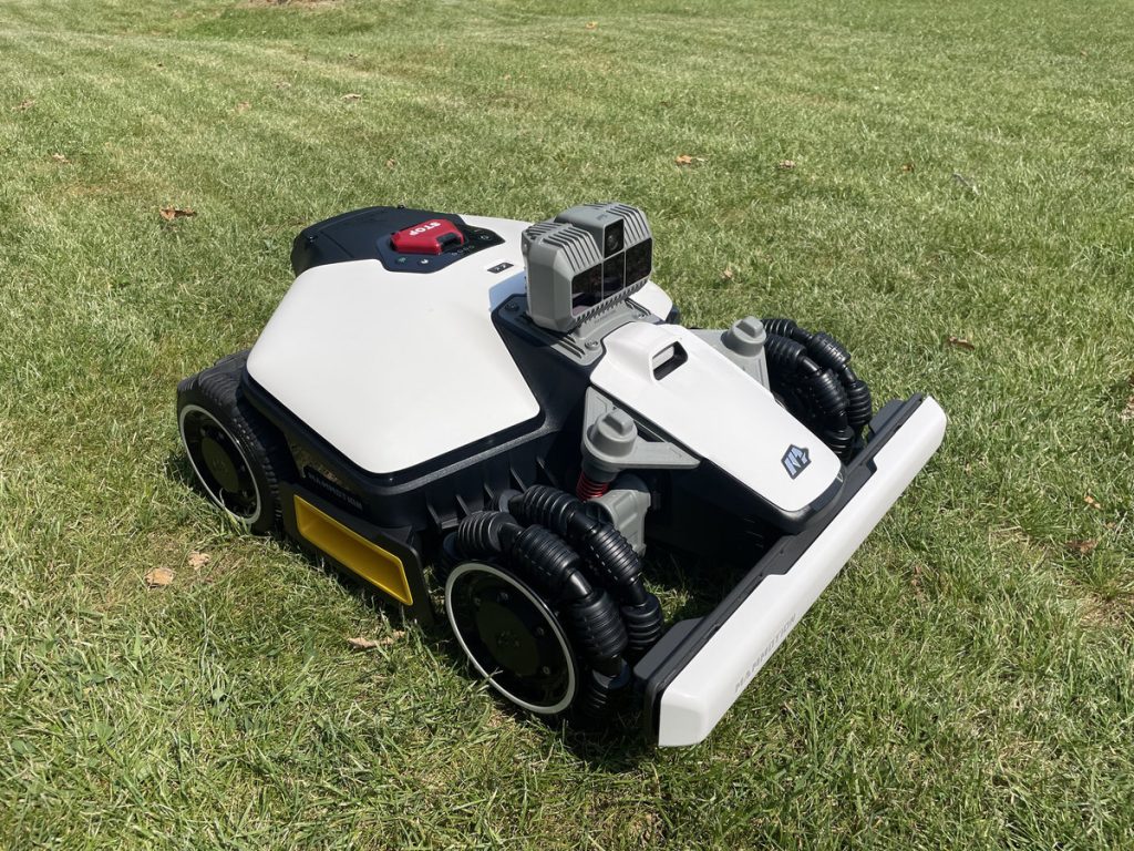 Mammotion LUBA Mini AWD LIDAR 7 Mammotion LUBA Mini AWD LIDAR 7