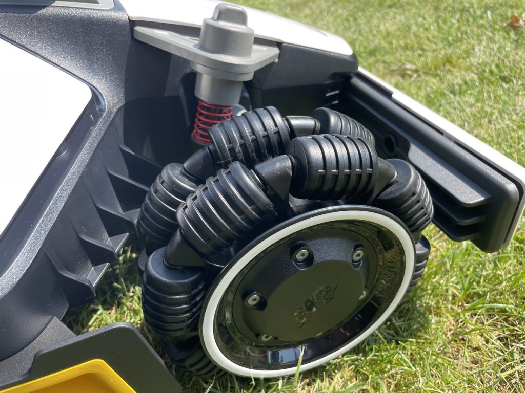 Mammotion LUBA Mini AWD LIDAR 9 Mammotion LUBA Mini AWD LIDAR 9