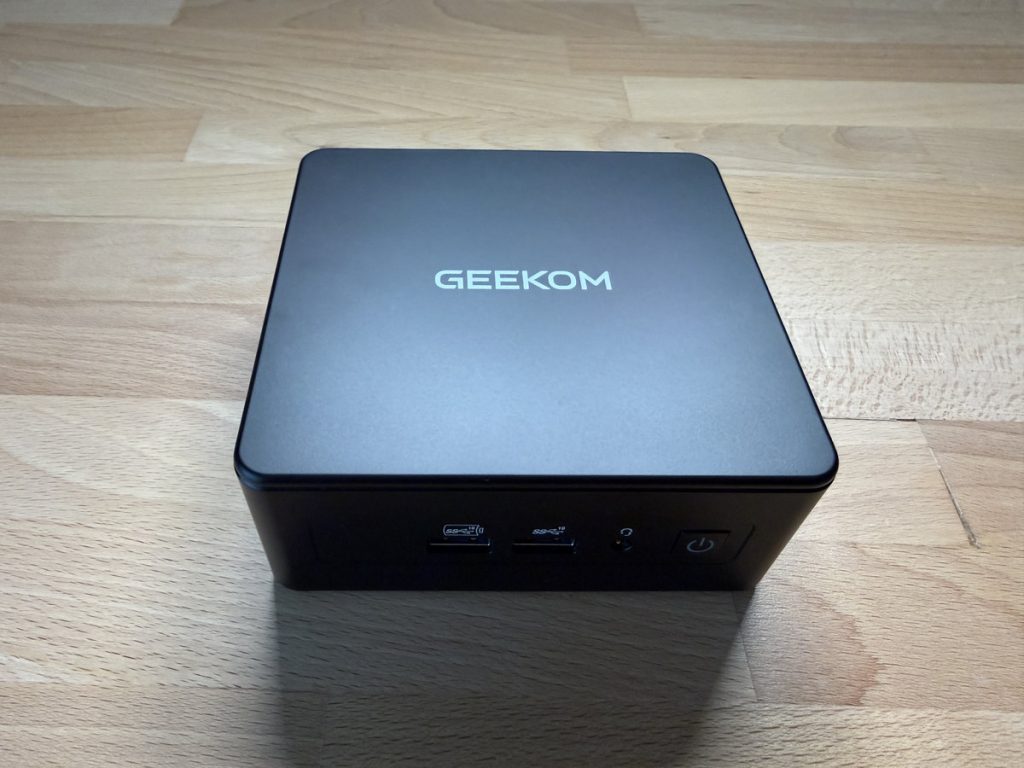 Geekom IT15 U9 4 Geekom IT15 U9 4