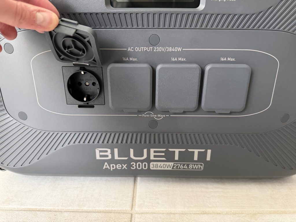 Bluetti Apex 300 7 Bluetti Apex 300 7
