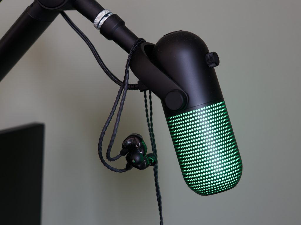Razer seiren v3 chroma 2 Razer seiren v3 chroma 2