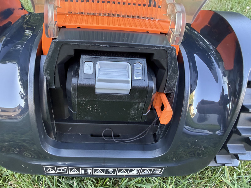 LawnMaster OcuMow DM16 300 11 LawnMaster OcuMow DM16 300 11