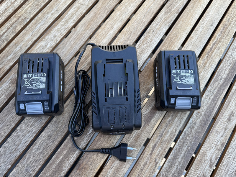 LawnMaster OcuMow DM16 300 2 LawnMaster OcuMow DM16 300 2