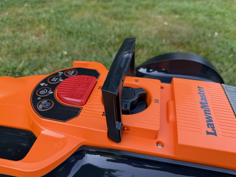 LawnMaster OcuMow DM16 300 9 LawnMaster OcuMow DM16 300 9