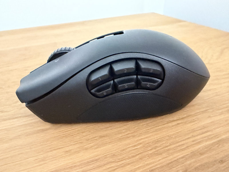 Razer Naga V2 Pro 10 Razer Naga V2 Pro 10