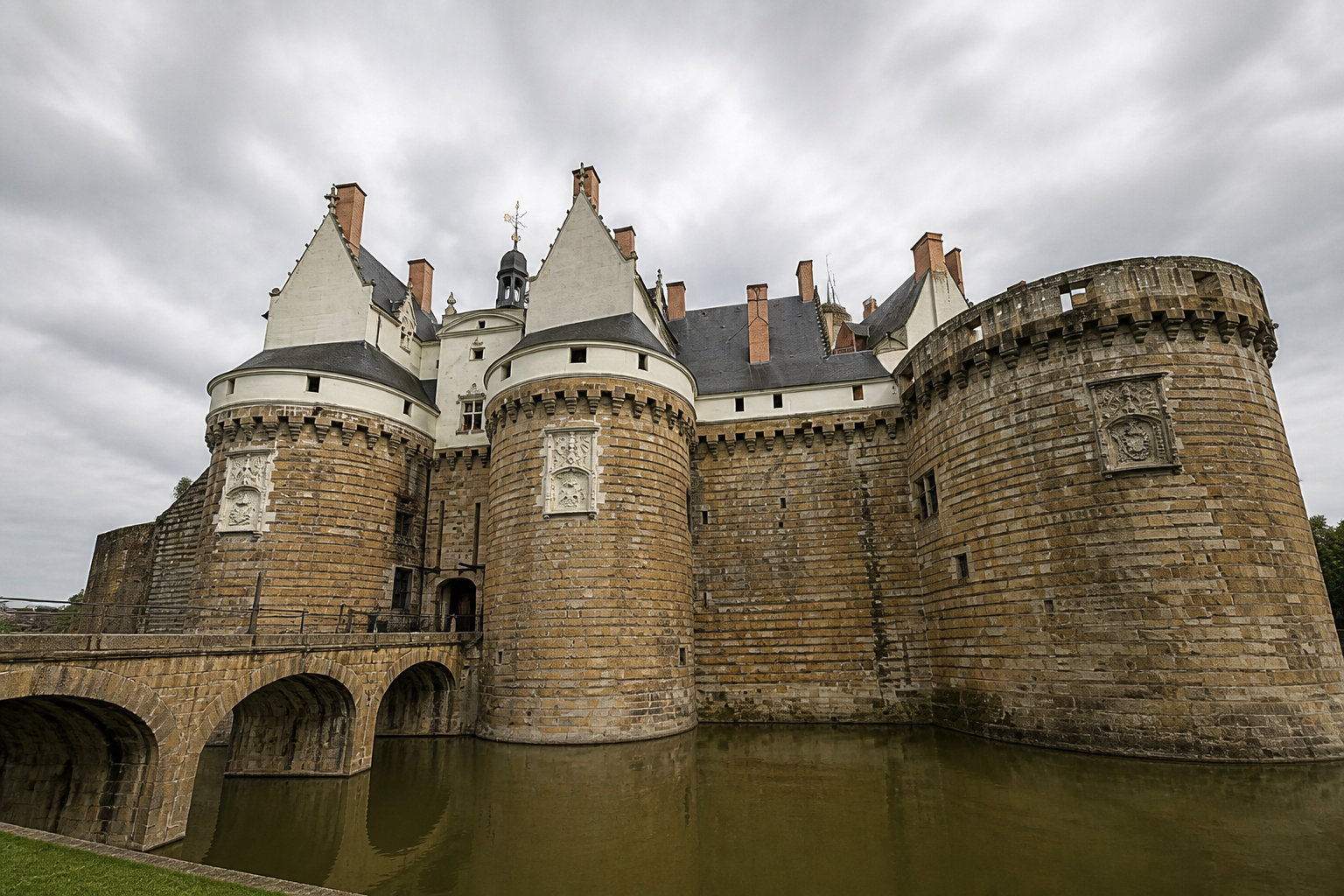 chateau des ducs de bretagne Nantes (104.3 MHz) : le son clair en Loire-Atlantique