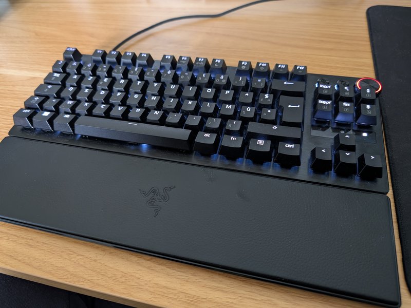 Razer Huntsman V3 TKL 8KHz 2 Clavier Razer Huntsman V3 Pro TKL 8KHz avec son repose-poignet magnétique