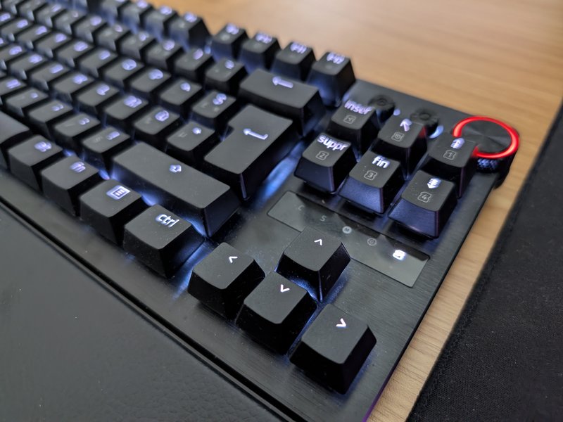 Razer Huntsman V3 TKL 8KHz 4 Plaque en aluminium brossé et molette multimédia du Razer Huntsman V3 Pro TKL 8KHz