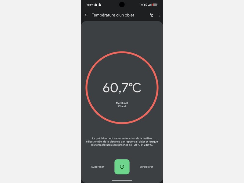 UGREEN Nexode 100W GaN 11 Mesure de température du chargeur UGREEN Nexode Pro 100W : 60,7 °C