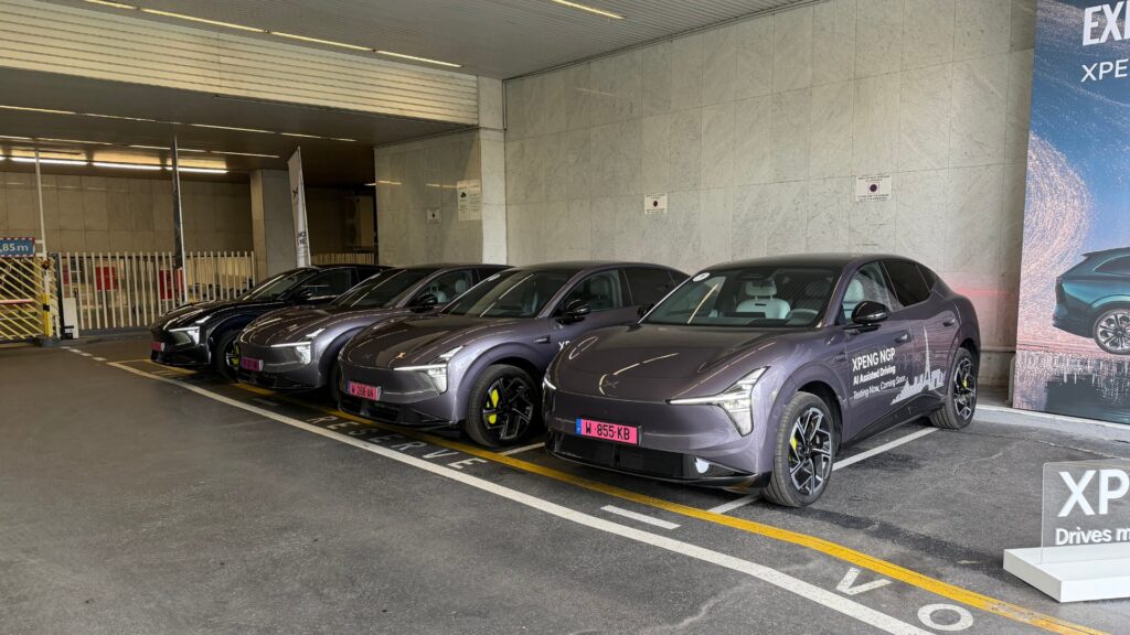 xpeng ngp vs tesla fsd paris img2 On a testé la conduite autonome NGP de XPeng dans Paris. // Source : Robin San Vicente pour Numerama (Capture d'écran)